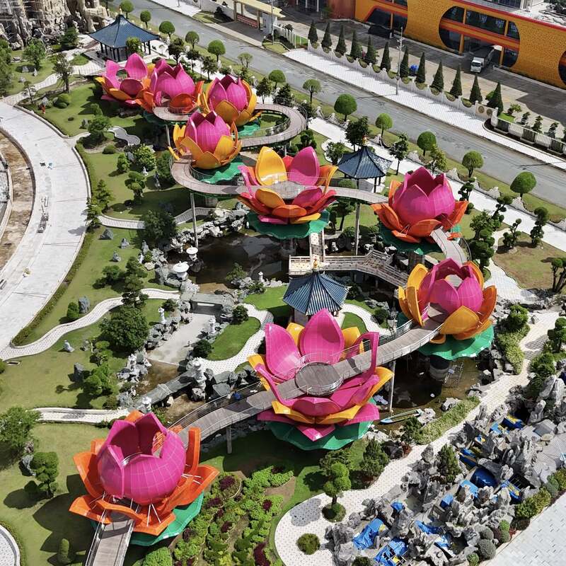 Khám phá Liên Hoa bảo tháp ấn tượng bởi hình hoa sen ba tầng 3