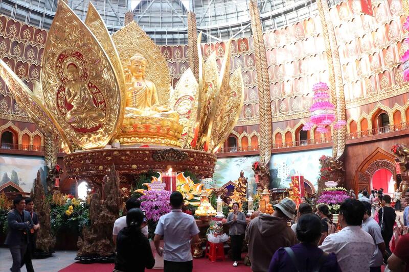 Khám phá Liên Hoa bảo tháp ấn tượng bởi hình hoa sen ba tầng 7