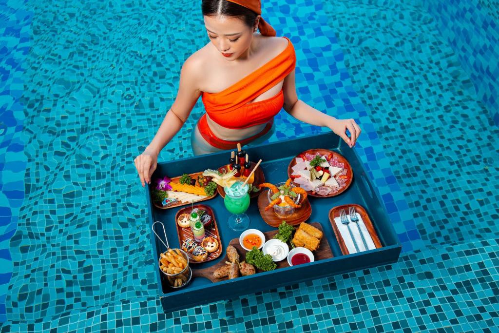 List khách sạn Đà Nẵng có hồ bơi vô cực đẹp khó cưỡng 4