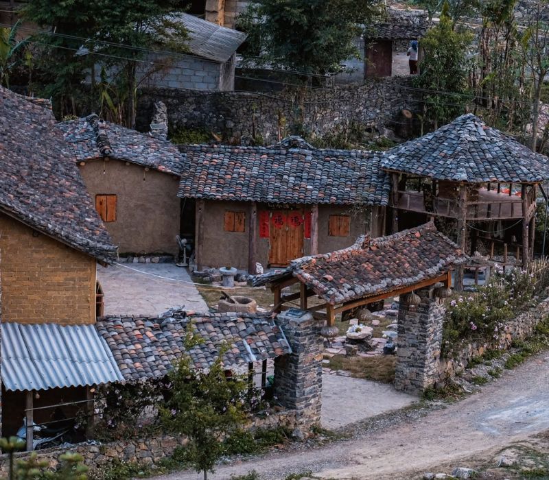 Long Cổ Trấn Homestay: Review 'ngôi làng cổ tích' cực chill ngay chân Cột cờ Lũng Cú 2
