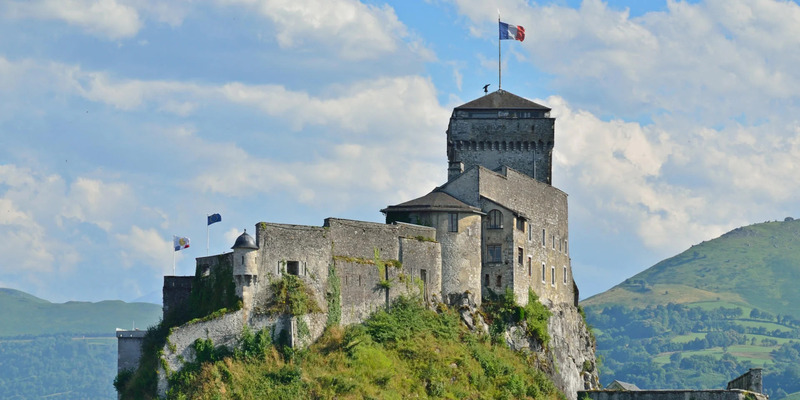 Thánh địa Lourdes Pháp: Điểm hành hương giữa dãy núi Pyrenees 9