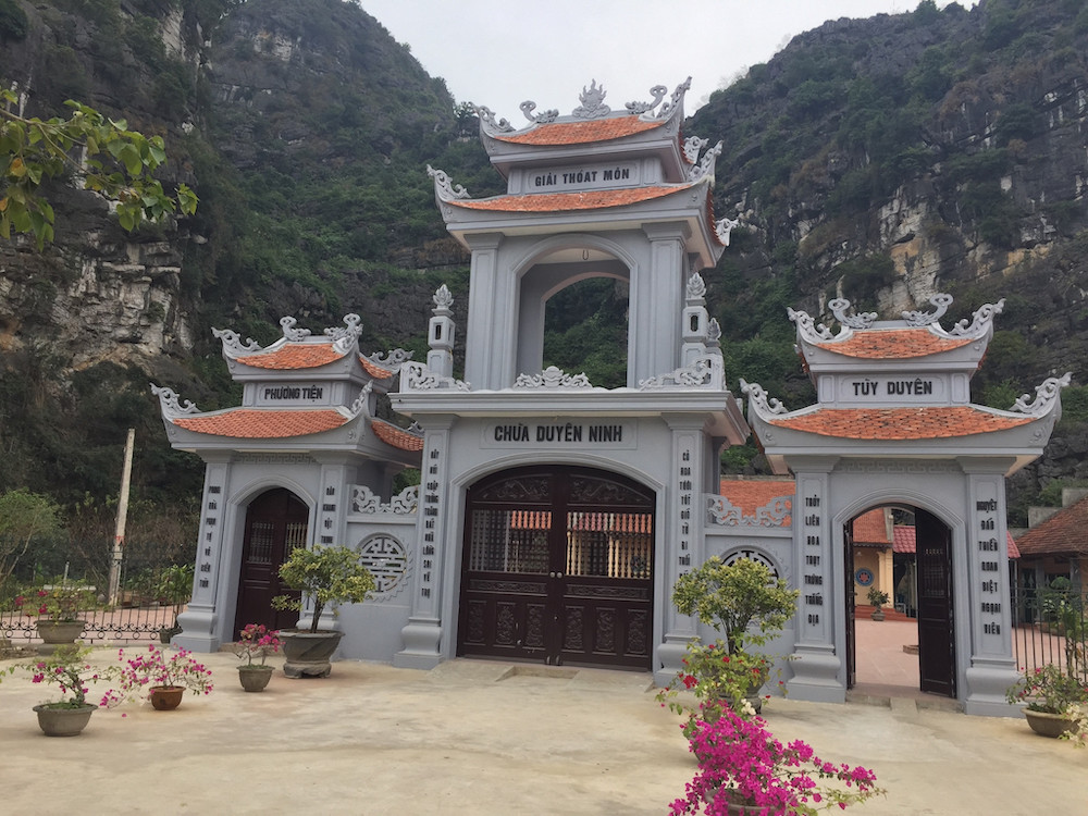 Lưu ngay địa chỉ Chùa Duyên Ninh – Ngôi chùa cầu duyên nổi tiếng nhất Việt Nam 2