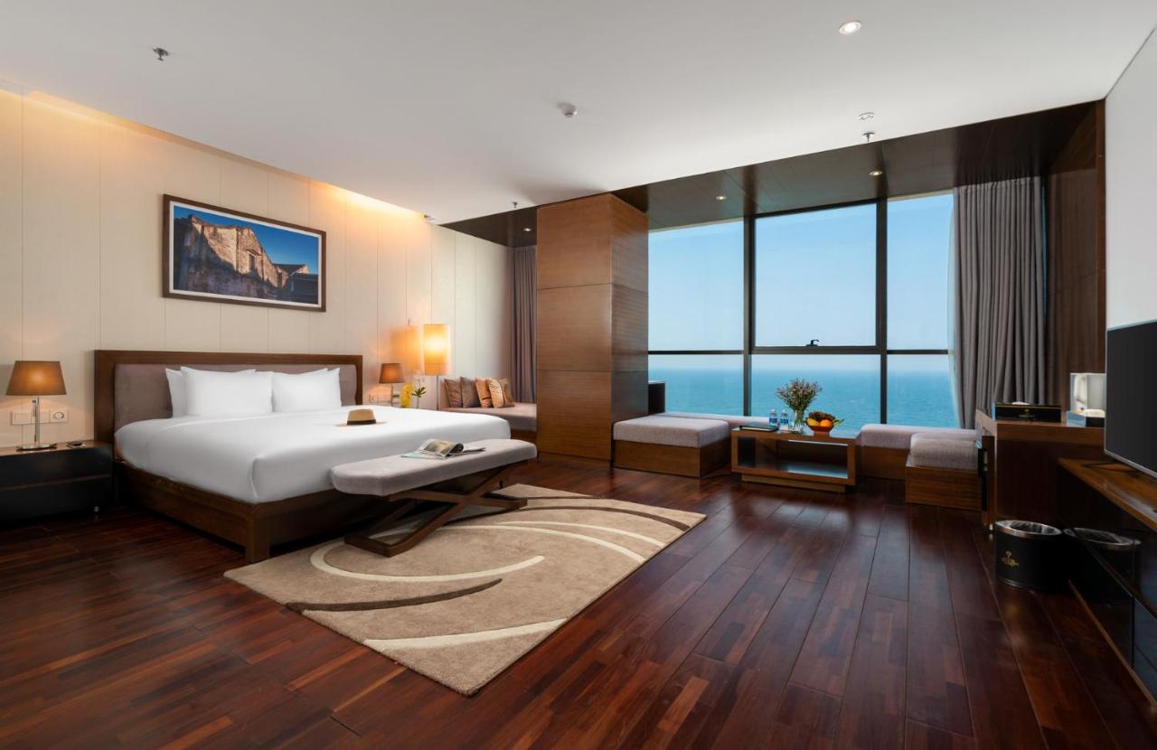 Lưu ngay Grand Tourane Hotel Da Nang, khách sạn view biển được yêu thích nhất 6