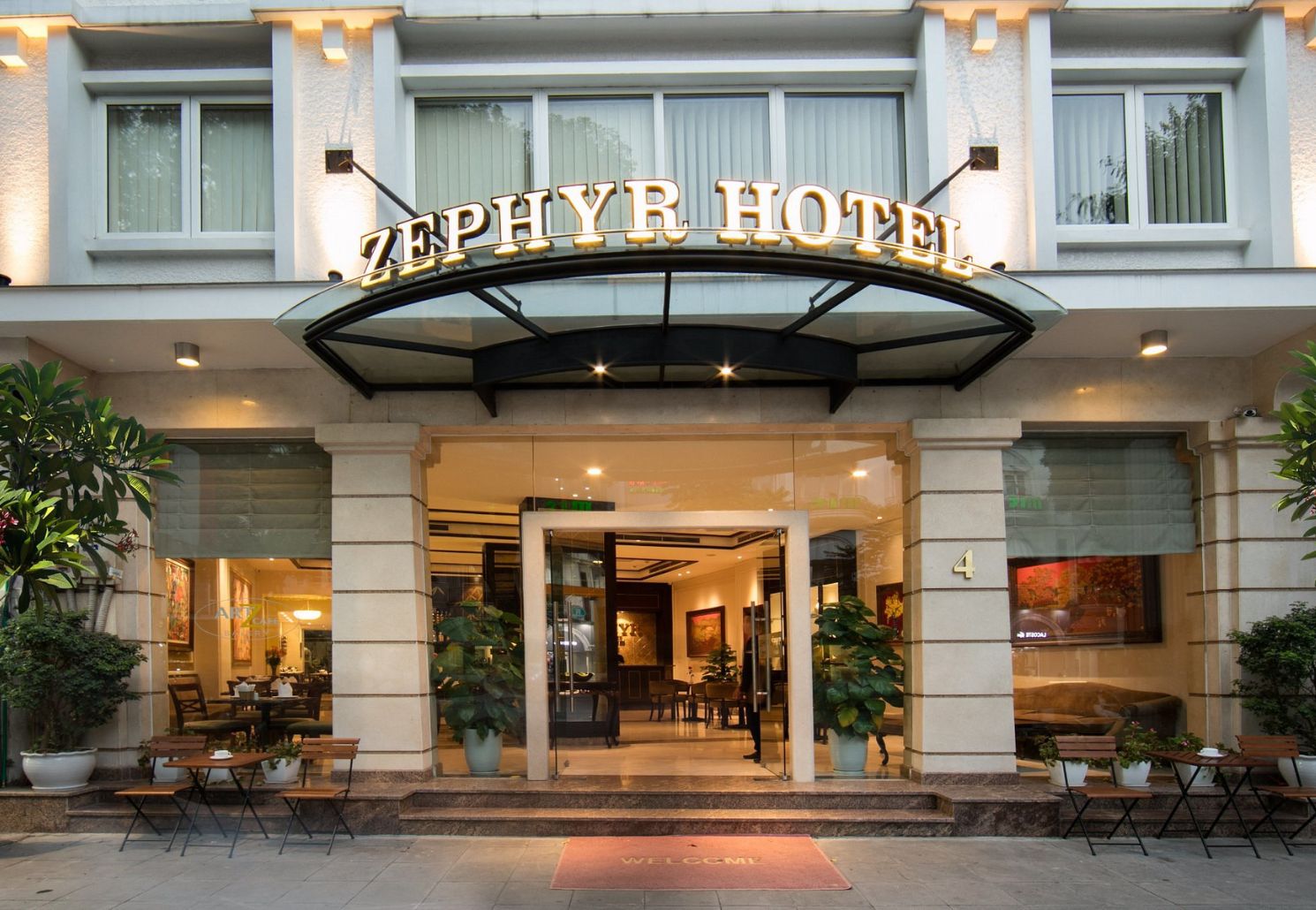 Lưu ngay khách sạn Zephyr cho một kì nghỉ cao cấp tại Hà Nội 2