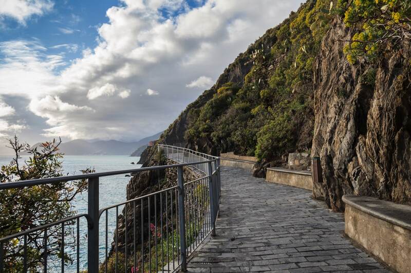 Ngôi làng Manarola: Viên ngọc sắc màu bên bờ biển Ý 6
