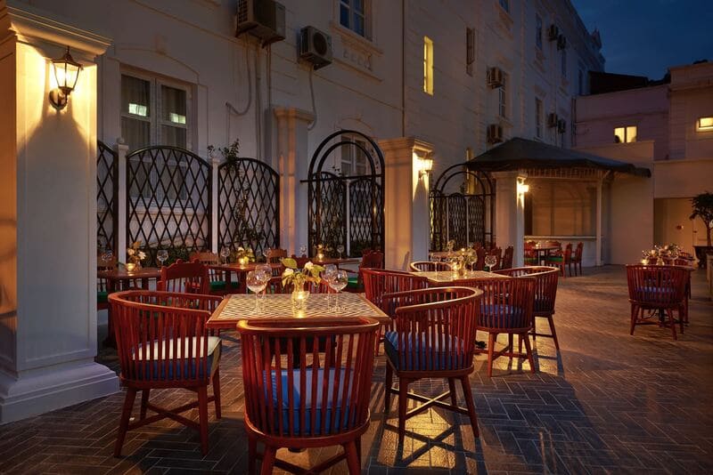 Manoir Des Arts Hotel: Tòa lâu đài nghỉ dưỡng xinh đẹp giữa lòng đất cảng 3