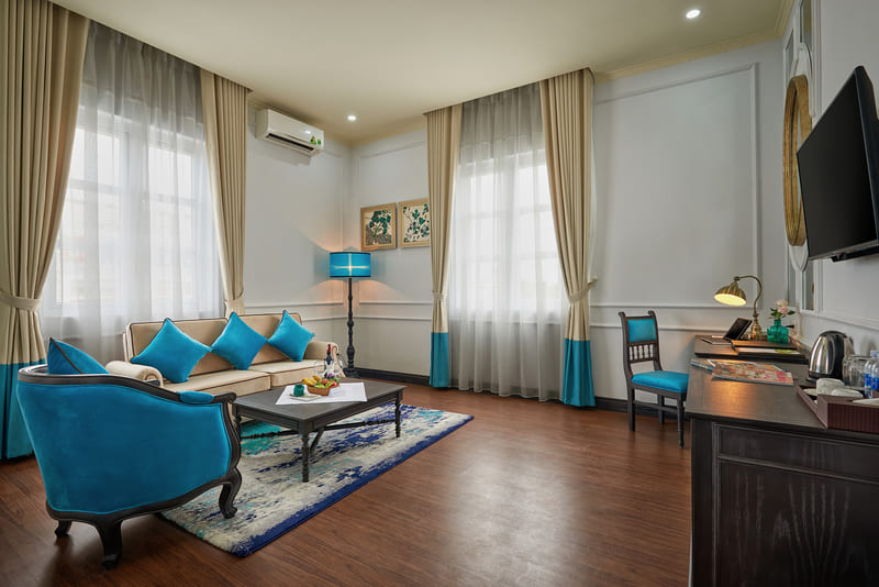 Manoir Des Arts Hotel: Tòa lâu đài nghỉ dưỡng xinh đẹp giữa lòng đất cảng 6