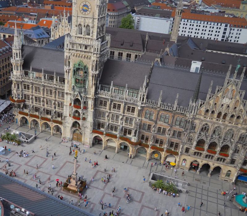 Quảng trường Marienplatz: Trái tim sôi động và giàu lịch sử tại Munich 5