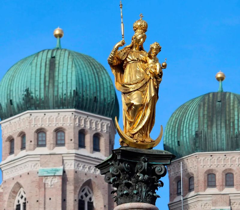 Quảng trường Marienplatz: Trái tim sôi động và giàu lịch sử tại Munich 7
