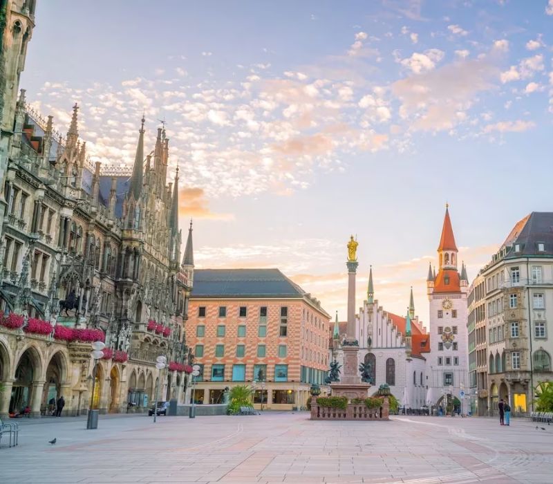 Quảng trường Marienplatz: Trái tim sôi động và giàu lịch sử tại Munich 3