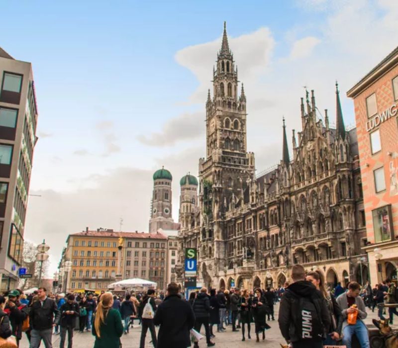 Quảng trường Marienplatz: Trái tim sôi động và giàu lịch sử tại Munich 8