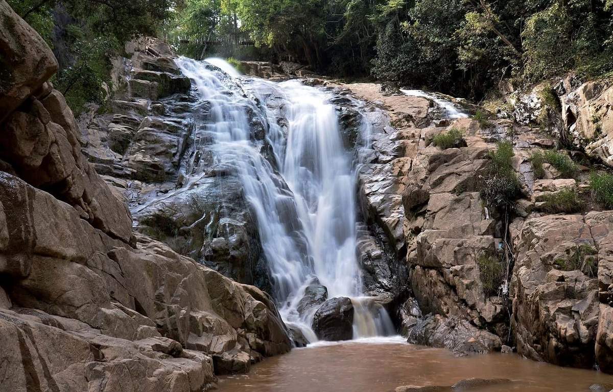 Mấy ai có thể định nghĩa được vẻ đẹp tuyệt mỹ của dòng thác nước Đà Lạt 6