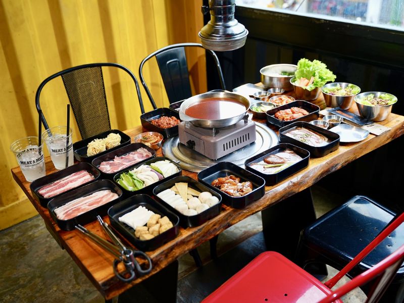 Meat and Meet - Xập xình nhà hàng buffet chuẩn vị Hàn Quốc 6