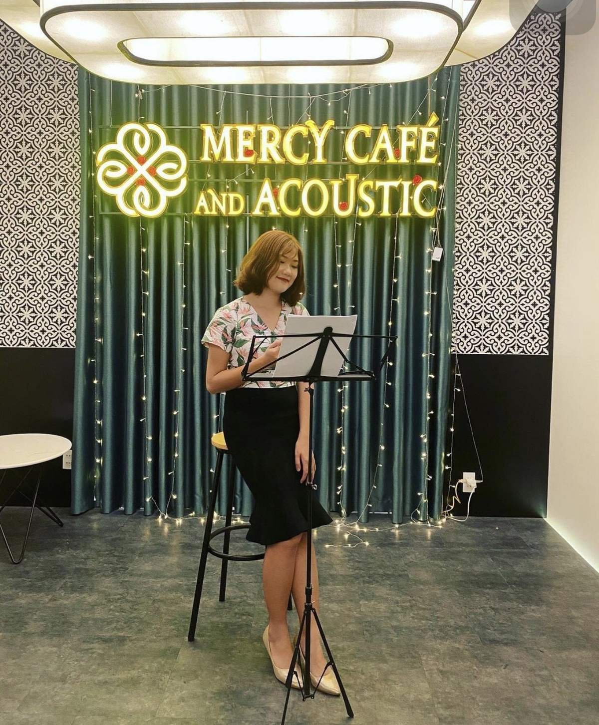 Mercy Café and Bread - Không gian âm nhạc cực chill tại phố Mê Linh 8