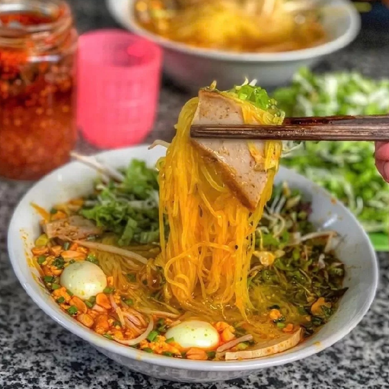 Mì Quảng Nha Trang: Món ăn tưởng quen nhưng rất mới lạ 4