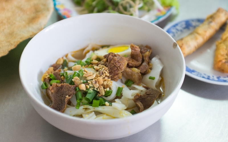 Mì Quảng Nha Trang: Món ăn tưởng quen nhưng rất mới lạ 9