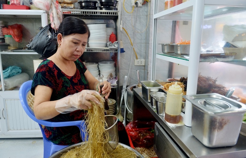 Miến Lươn Chân Cầm Hà Nội: Hơi ấm phố cổ trong từng sợi miến 3