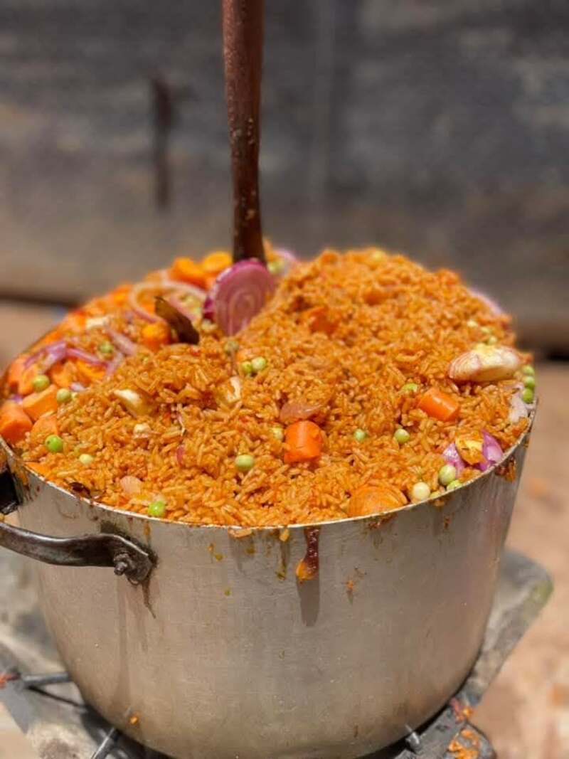 Cơm Jollof là gì? Món cơm đỏ cam linh hồn Tây Phi 4