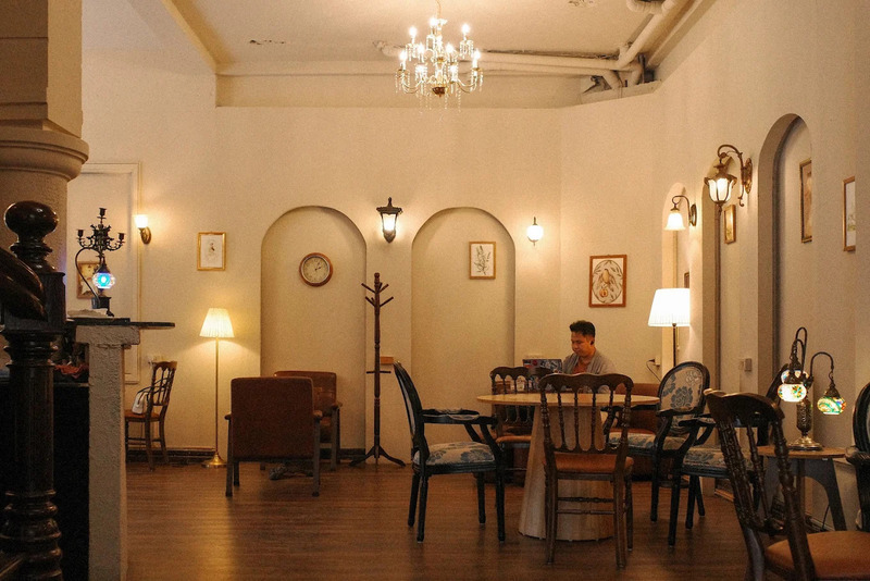 Review Monia Café đậm chất trời Âu giữa Hà Nội 13