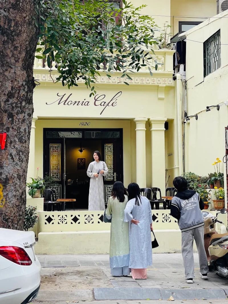 Review Monia Café đậm chất trời Âu giữa Hà Nội 3