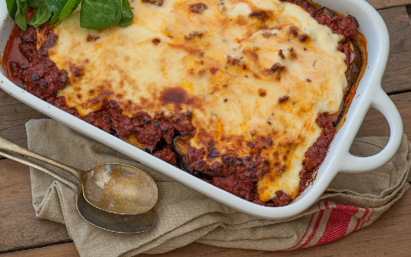 Moussaka: Món cà tím nướng kiểu Hy Lạp khiến bạn khó cưỡng 8