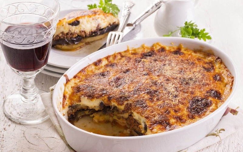 Moussaka: Món cà tím nướng kiểu Hy Lạp khiến bạn khó cưỡng 10