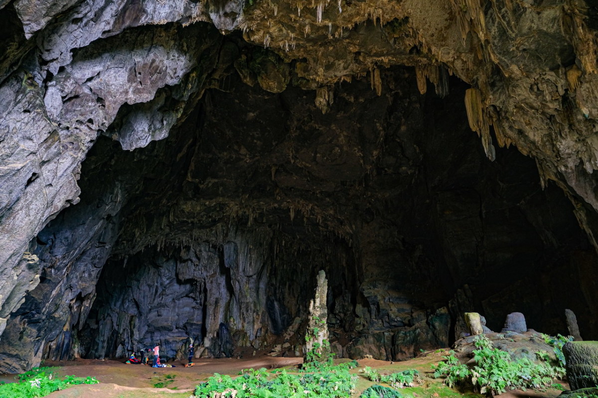 Mùa hè này, nhất định phải khám phá hang Tú Làn Quảng Bình 2