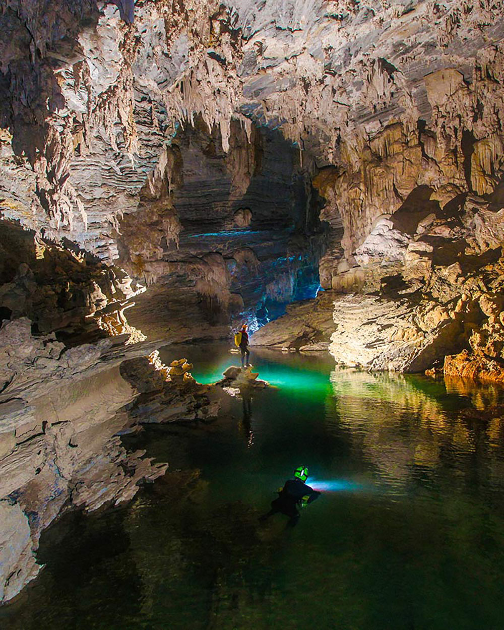 Mùa hè này, nhất định phải khám phá hang Tú Làn Quảng Bình 5