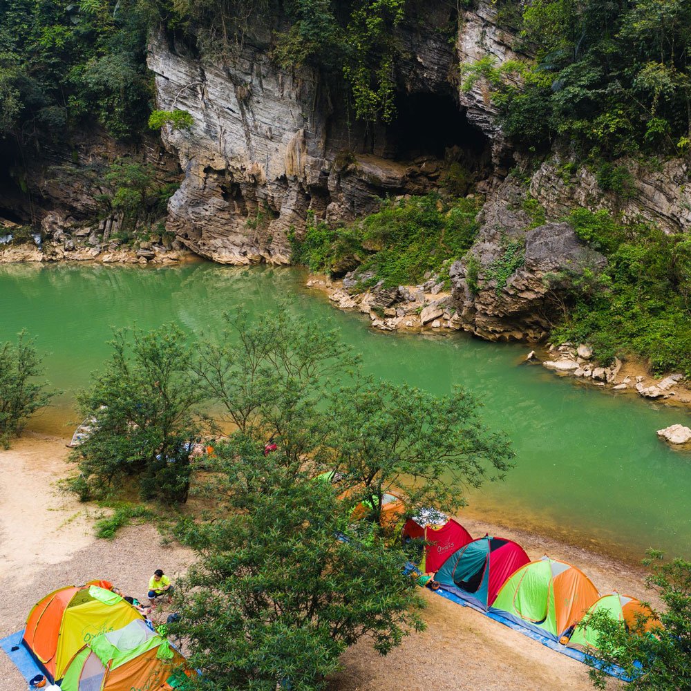 Mùa hè này, nhất định phải khám phá hang Tú Làn Quảng Bình 7