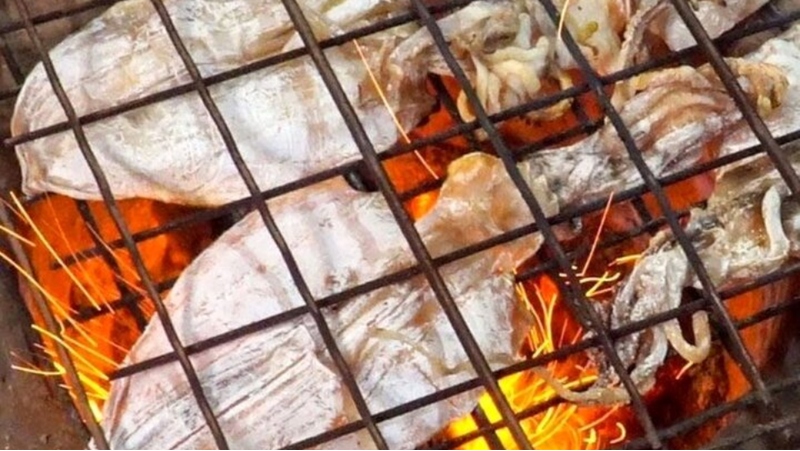 Mực rim me Nha Trang: Đặc sản cay ngọt khiến ai cũng mê mẩn 8