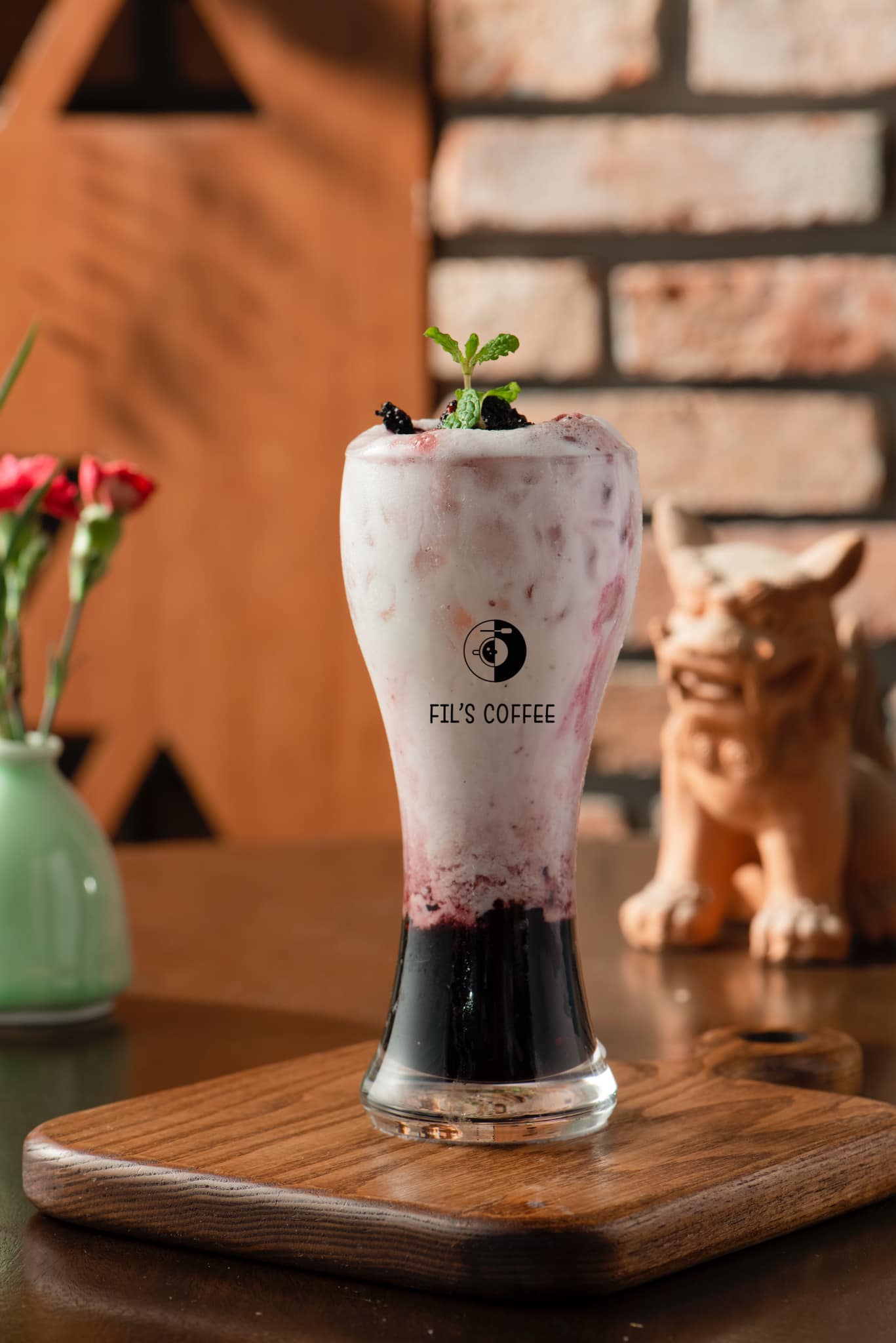 Muốn họp mặt bạn bè, nhớ ngay đến Fil’s Cafe 7