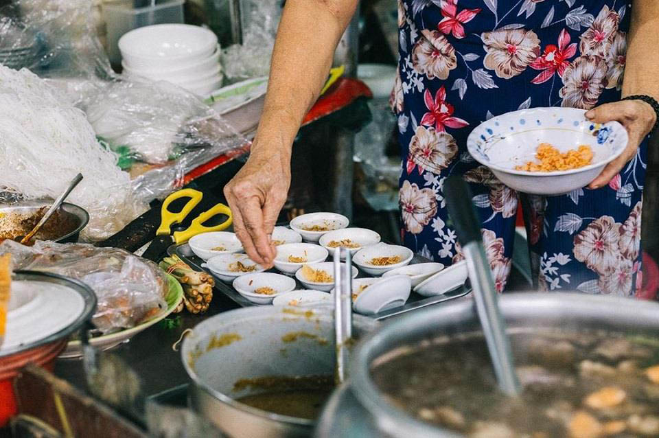 Muốn tăng cân vù vù thì lưu ngay tips thưởng thức các món ăn ở chợ Đông Ba của MIA.vn 5