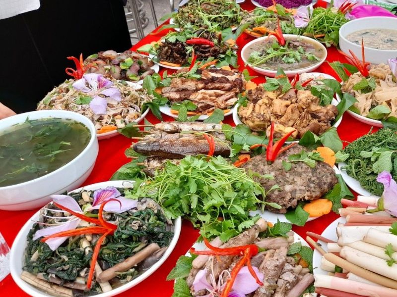 Đền thờ Nàng Han: Truyền thuyết nữ anh hùng người Thái 9