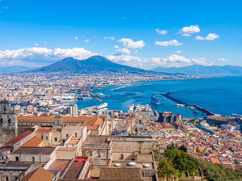 Hành trình khám phá thành phố cảng Naples cổ kính của Ý 2
