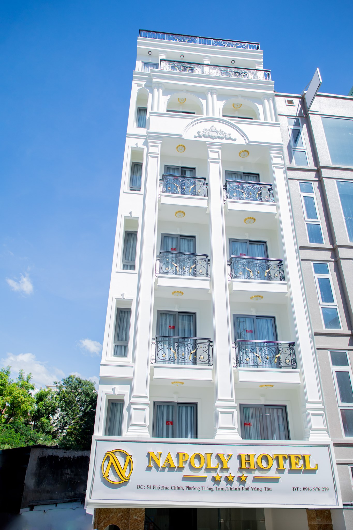 Napoly Hotel, vẻ đẹp tinh khiết hài hòa cùng kiến trúc hiện đại 2