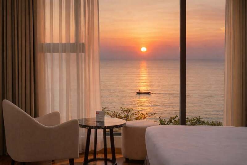 Navada Beach Hotel Nha Trang, khách sạn view biển Hòn Chồng tuyệt đẹp 6