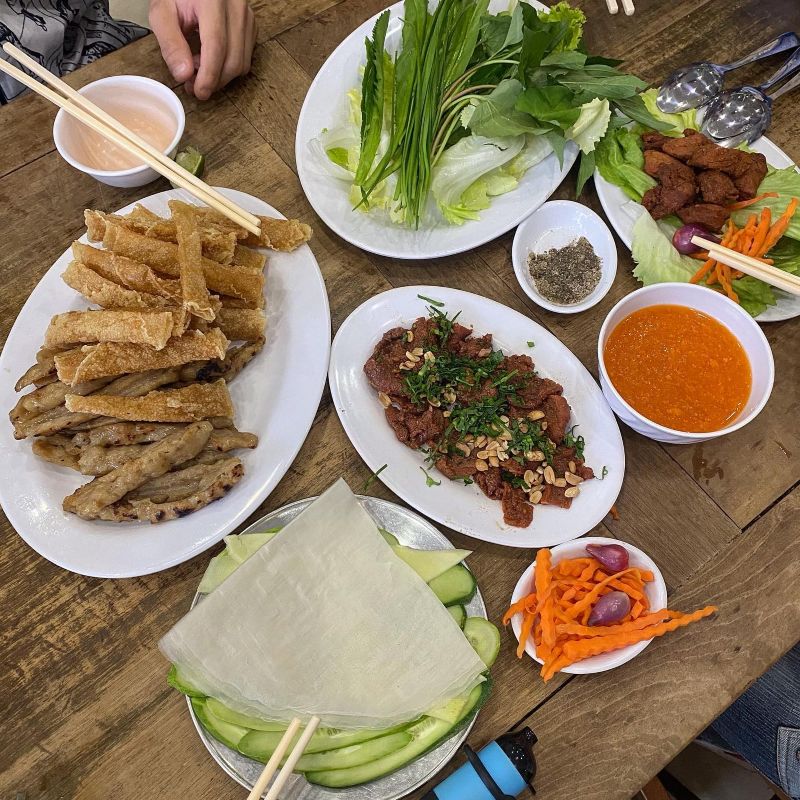 Nem nướng Đặng Văn Quyên: Địa chỉ ẩm thực nức tiếng Nha Trang 3