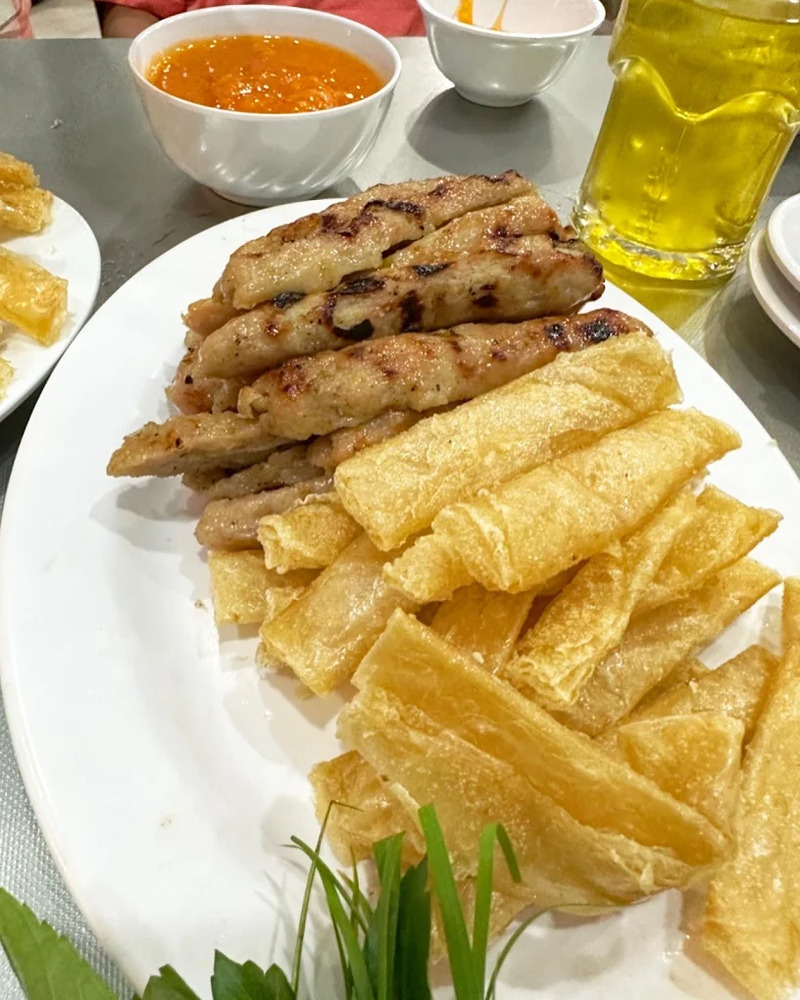 Nem nướng Đặng Văn Quyên: Địa chỉ ẩm thực nức tiếng Nha Trang 4