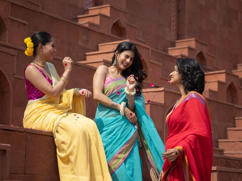 Nét đẹp rực rỡ trang phục truyền thống của Ấn Độ