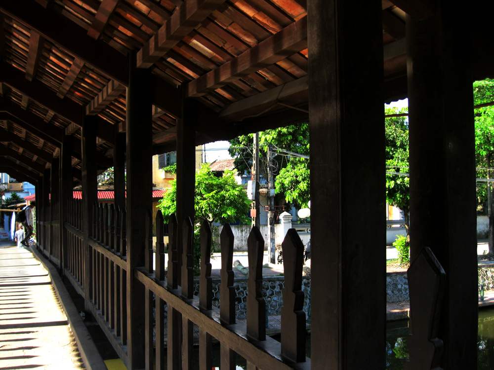Ngắm cầu ngói Phát Diệm đậm nét cổ xưa với hơn 115 tuổi ở Ninh Bình 8