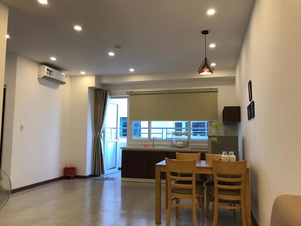 Ngắm trọn vẻ đẹp thiên nhiên bãi Hòn Chồng tại Anita Apartment 4