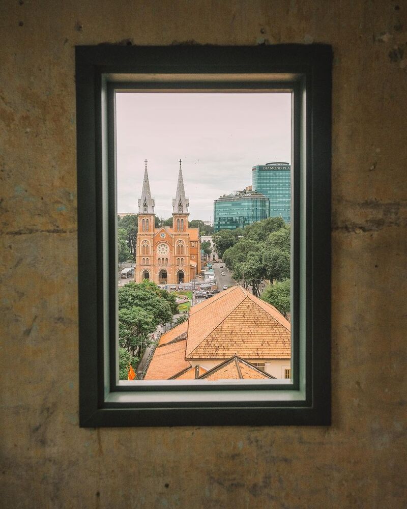 Người Tám Chuyện House: Cafe view nhà thờ Đức Bà cho những tâm hồn bình yên 9