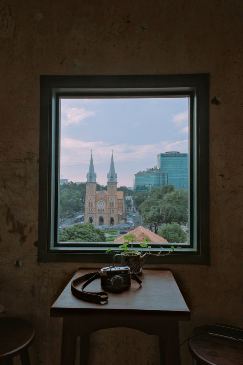 Người Tám Chuyện House: Cafe view nhà thờ Đức Bà cho những tâm hồn bình yên 3