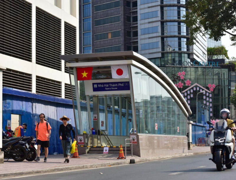 Khám phá 14 nhà ga Metro số 1 và các điểm du lịch xung quanh 5