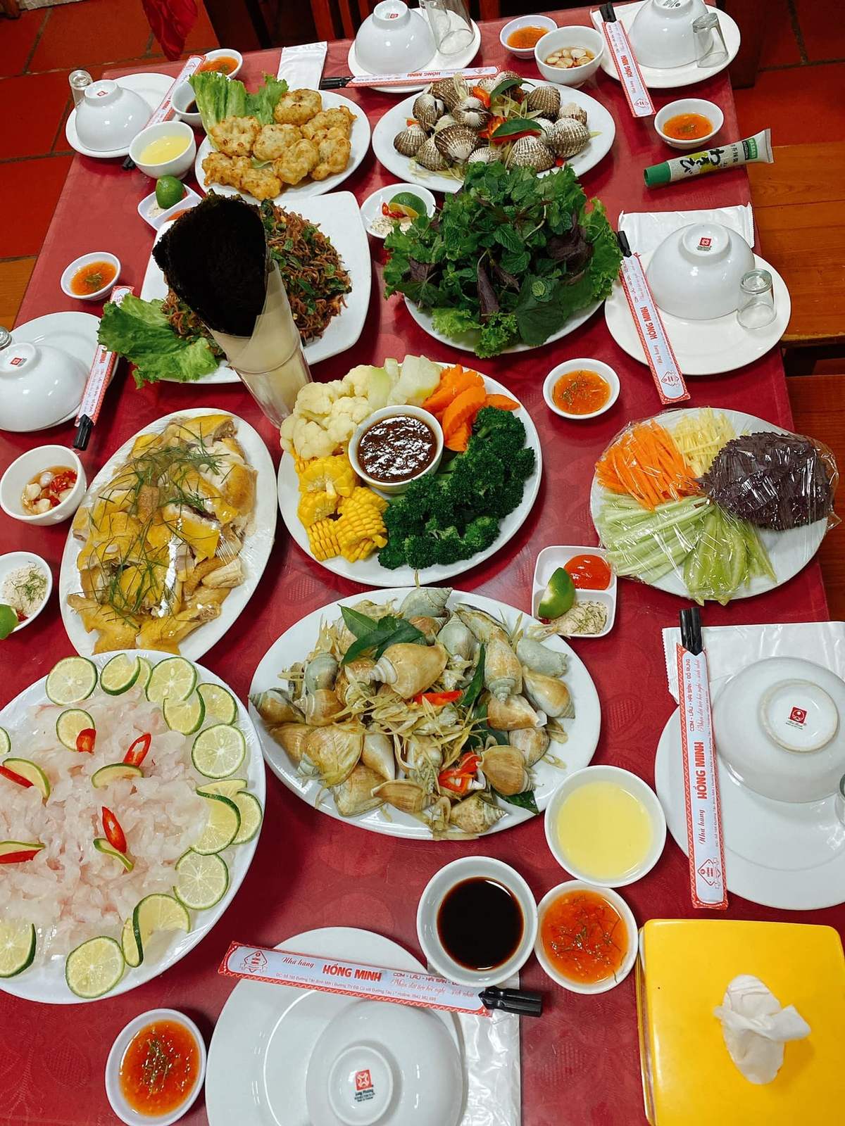 Nhà hàng Hồng Minh Hạ Long - Team mê ẩm thực nhất định phải xem bài viết này 9