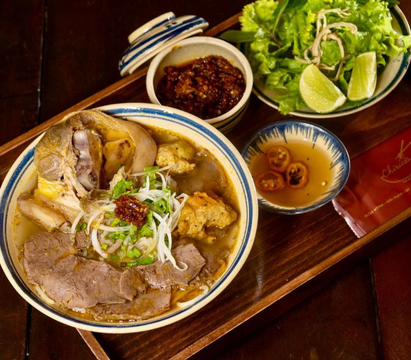 Top nhà hàng món Huế ngon, chuẩn vị cố đô tại quận 1 4