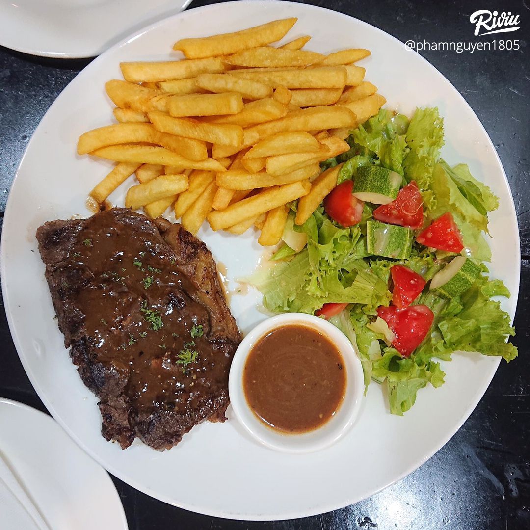 Nhà hàng phong cách Pháp Le Petit Steak Restaurant 8