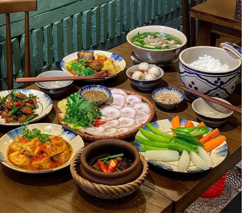 Top nhà hàng quận 2 sang trọng đáng thử nhất (cập nhật 11.2025) 11