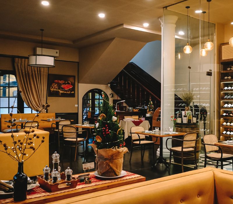 Top nhà hàng quận 2 sang trọng đáng thử nhất (cập nhật 11.2025) 8