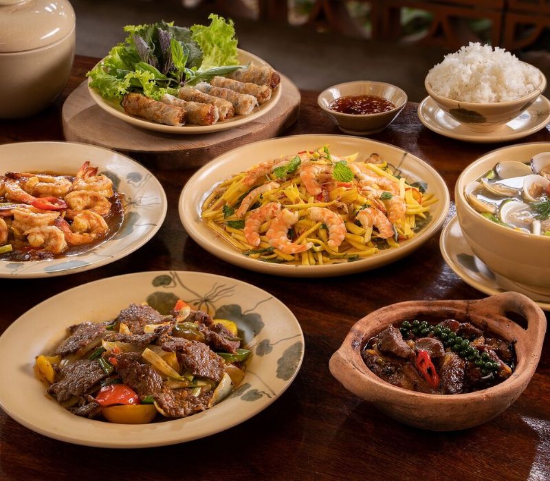 Top nhà hàng quận 2 sang trọng đáng thử nhất (cập nhật 11.2025) 9